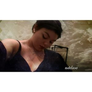 Meet your Posher, Selena