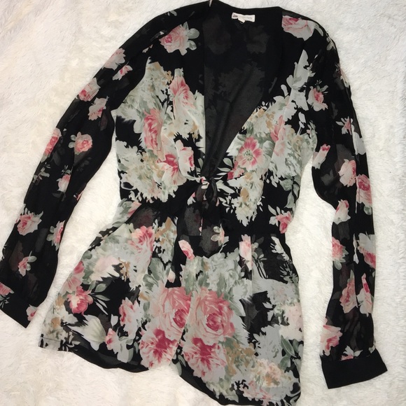 ❤️SOLD❤️Floral Romper