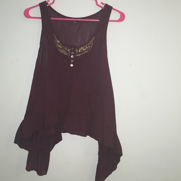 Maroon tank - Picture 1 of 2
