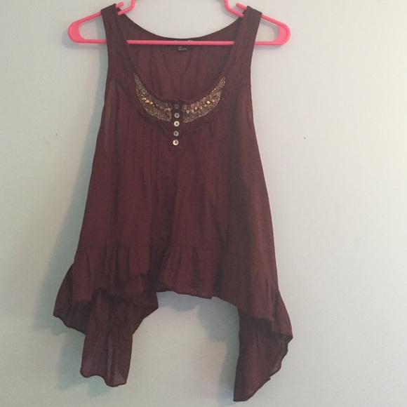 Maroon tank - Picture 2 of 2