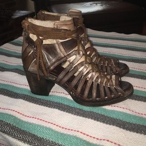 Free Bird by Steven leather sandals