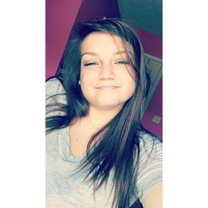 Meet your Posher, Alyssa