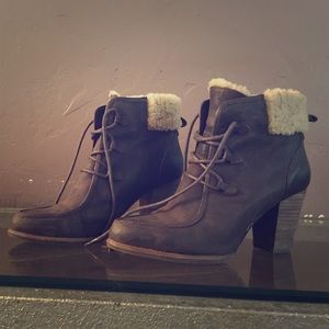 UGG Women's Analise Boot