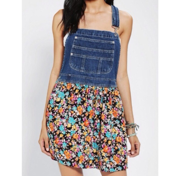 urban outfitters floral overall dress ✨