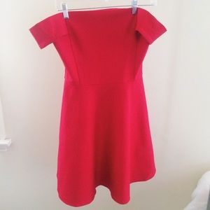 NWT Red off the shoulder dress Forever 21 size L