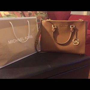 Michael Kors Selma Saffiano Large Satchel
