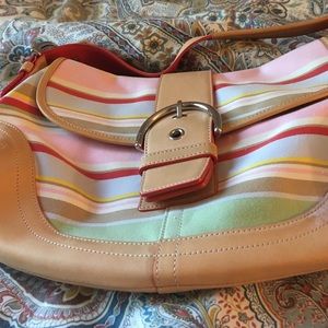 Coach purse 💛❤️