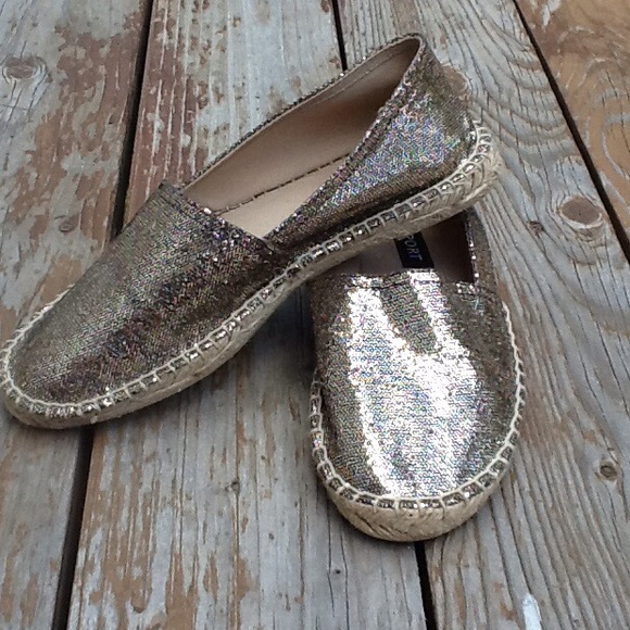 Report Shoes - SIZE 8 GOLD REPORT ESPADRILLES FLATS SHOES