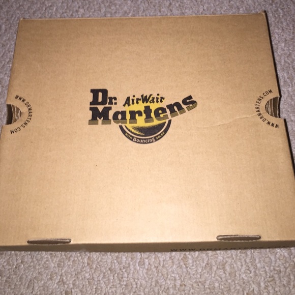 Dr. Martens Jadon 8-Eye Boot Unisex