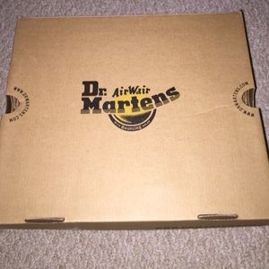 Dr. Martens Jadon 8-Eye Boot Unisex