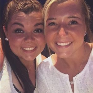 Meet your Posher, Loren