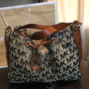 Michale Kors handbag