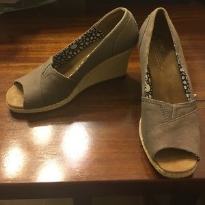 TOMS cork classic wedge