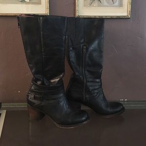 Free Bird by Steven boots