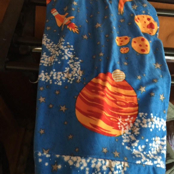 Lularoe planet leggings