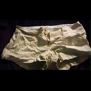 size 7/8 tan shorts