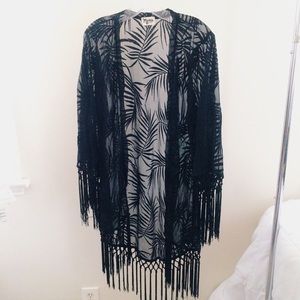 Show Me Your Mumu black fringe kimono size L