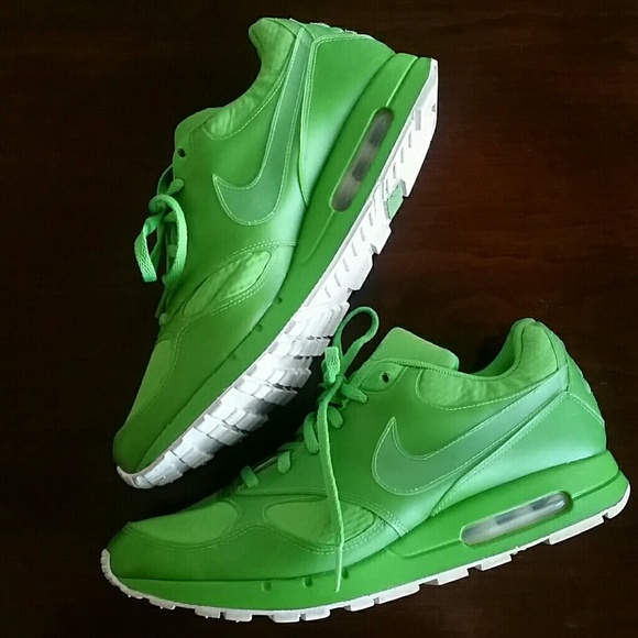 NIKE AIR MAX: Make an Offer