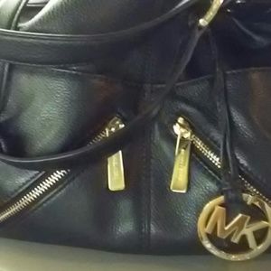 Meet your Posher, Philoni