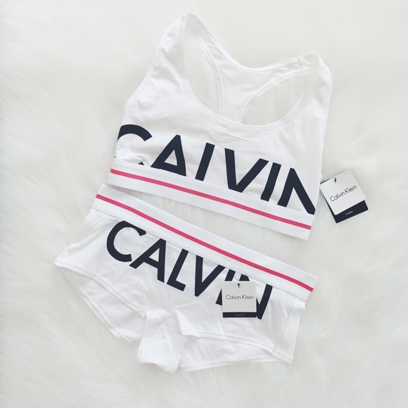 💋Calvin Klein Bralette & Boyshort Set - Picture 2 of 4