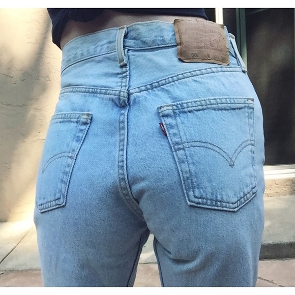 🚫SOLD🚫🍍Vintage Levi's 501 Lightwash Jeans 28🍍 - Picture 2 of 4