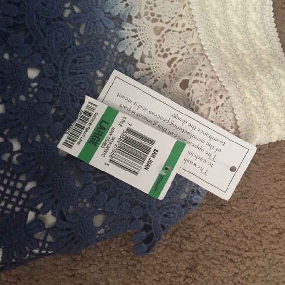 Ombré Crochet Shorts - Picture 2 of 2