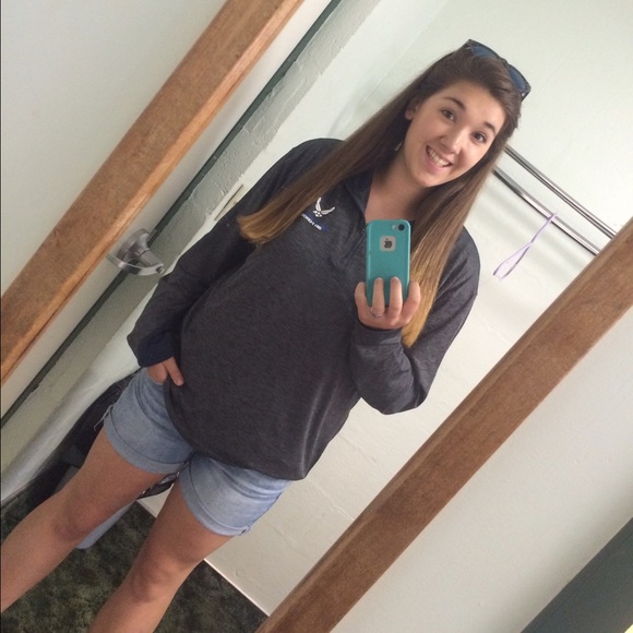 Meet your Posher, Marissa - Picture 1 of 1