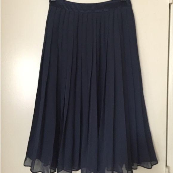 H&M navy pleated midi skirt
