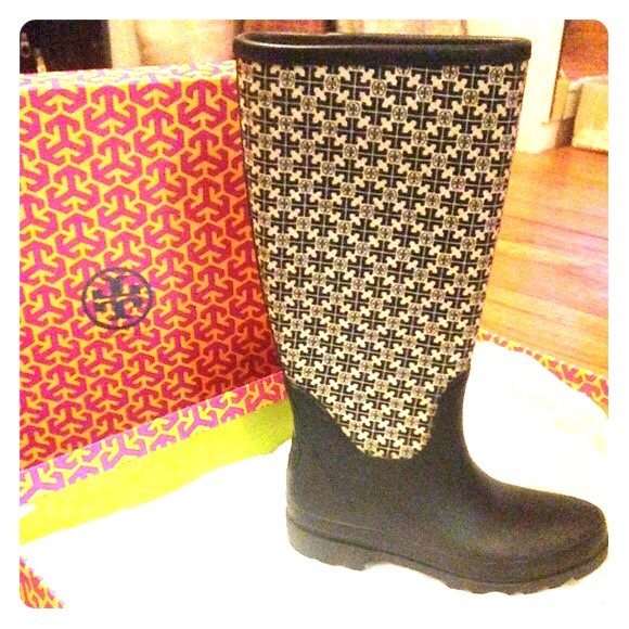 Tory Burch Jacquard Rain boots size 9