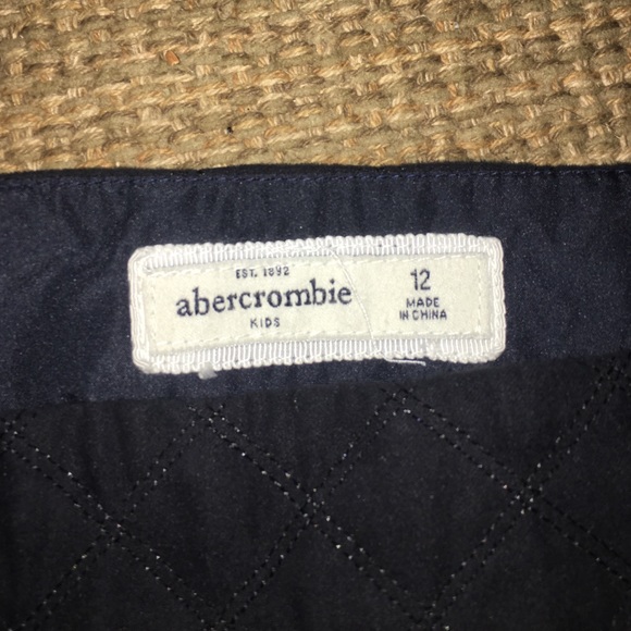 Small black Abercrombie skirt - Picture 2 of 2