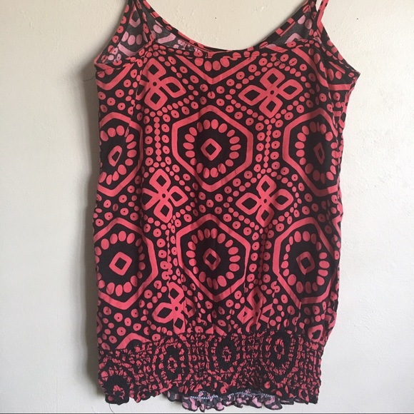 Patterned tank - Picture 2 of 3