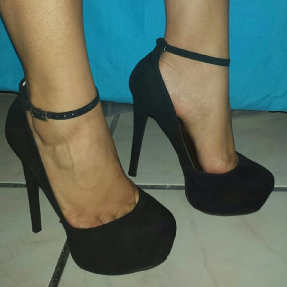 BAKERS ANKLE STRAP SUEDE PLATFORM HEELS