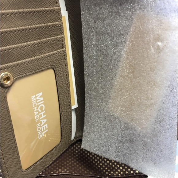 Authentic. MK - Picture 3 of 3