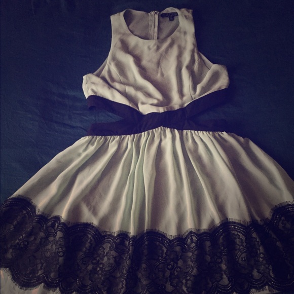 (BUNDLE) 3 Beautiful Dresses 🏵