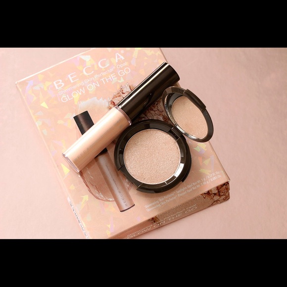 BECCA GLOW ON THE GO - Picture 1 of 3