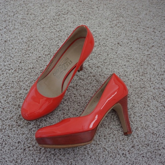 Authentic Salvatore Ferragamo Pink Pumps