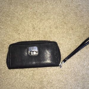 guess wallet/wristlet