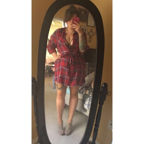 Meet Your Posher 🌸 - Picture 2 of 4