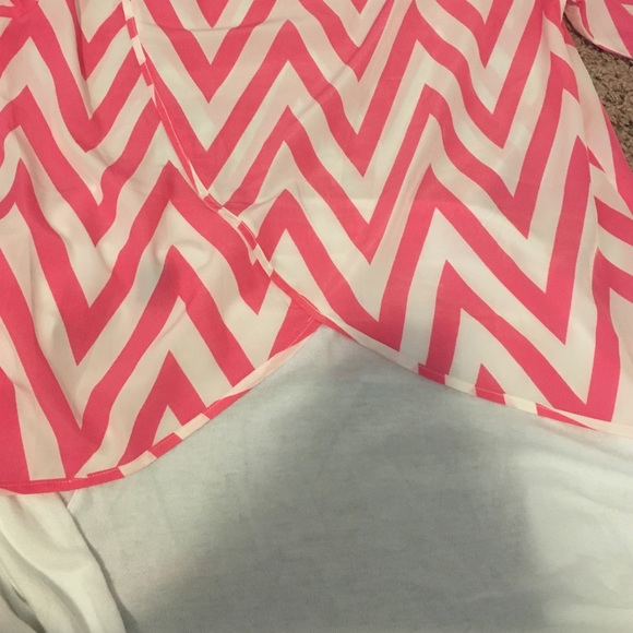 🎉Sale! Pink and white chevron shirt - Picture 4 of 4