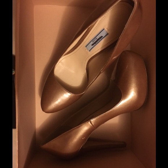 New Bronze Nude Prada Vernice Cammeo Pumps 38.5