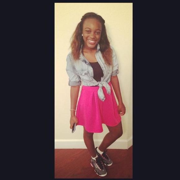 Meet your Posher, Ariel - Picture 1 of 2