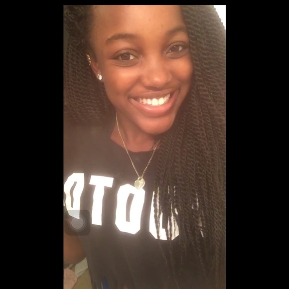 Meet your Posher, Ariel - Picture 2 of 2