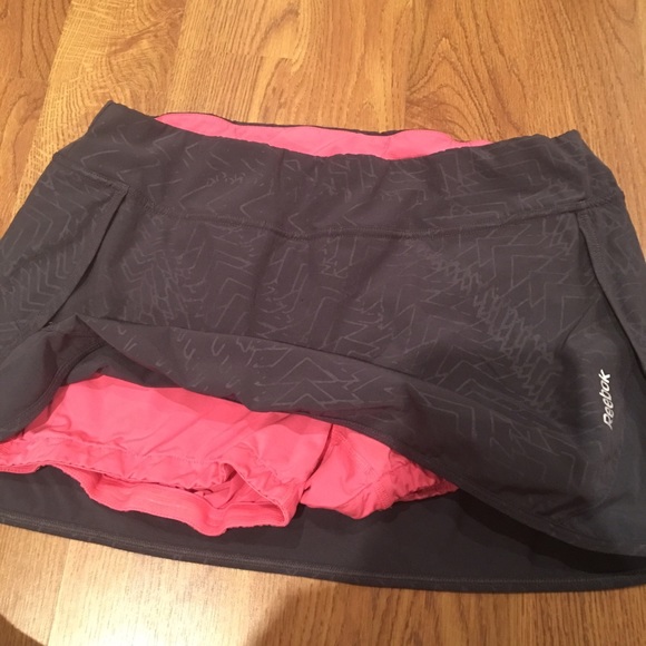 Rebook skirt