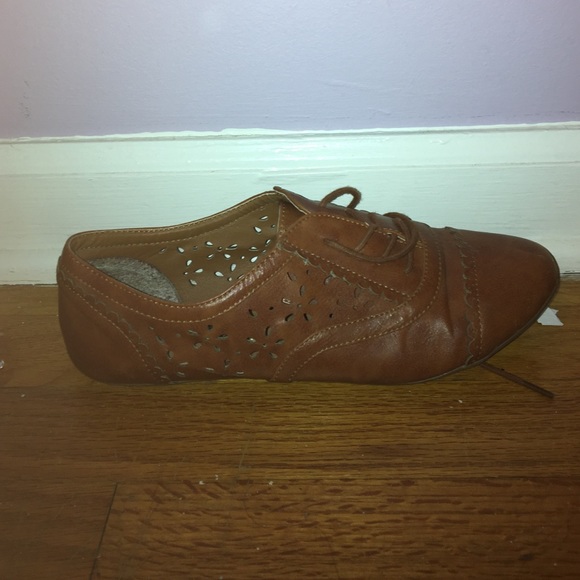 Size 8 oxford flat
