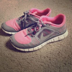 💗Nike FreeRuns💗