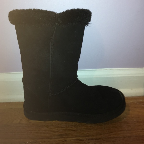 Size 8 faux uggs