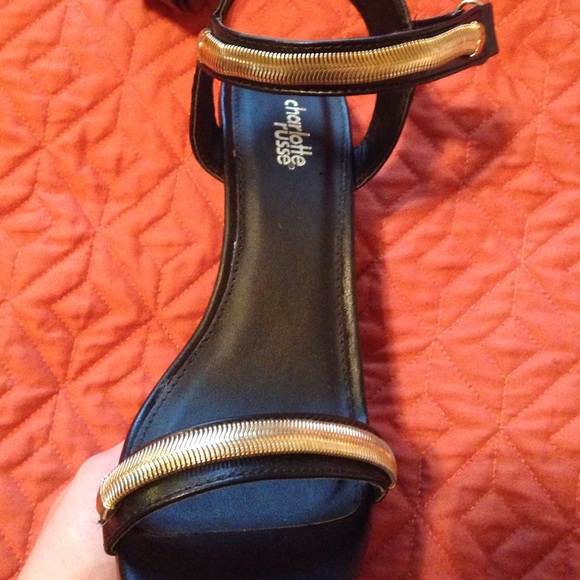 Gold and black wedges - Picture 3 of 4