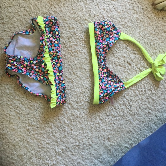 flower print swimsuit