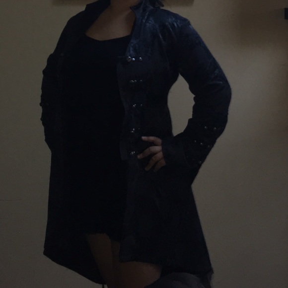 brocade military coat 😍👏🏻