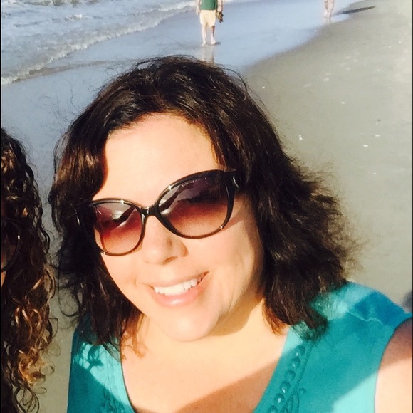 Meet your Posher, Clarice - Picture 1 of 1